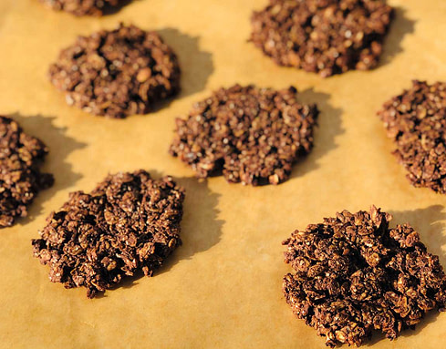 Super Easy Vegan Oat Chocolate Cookies